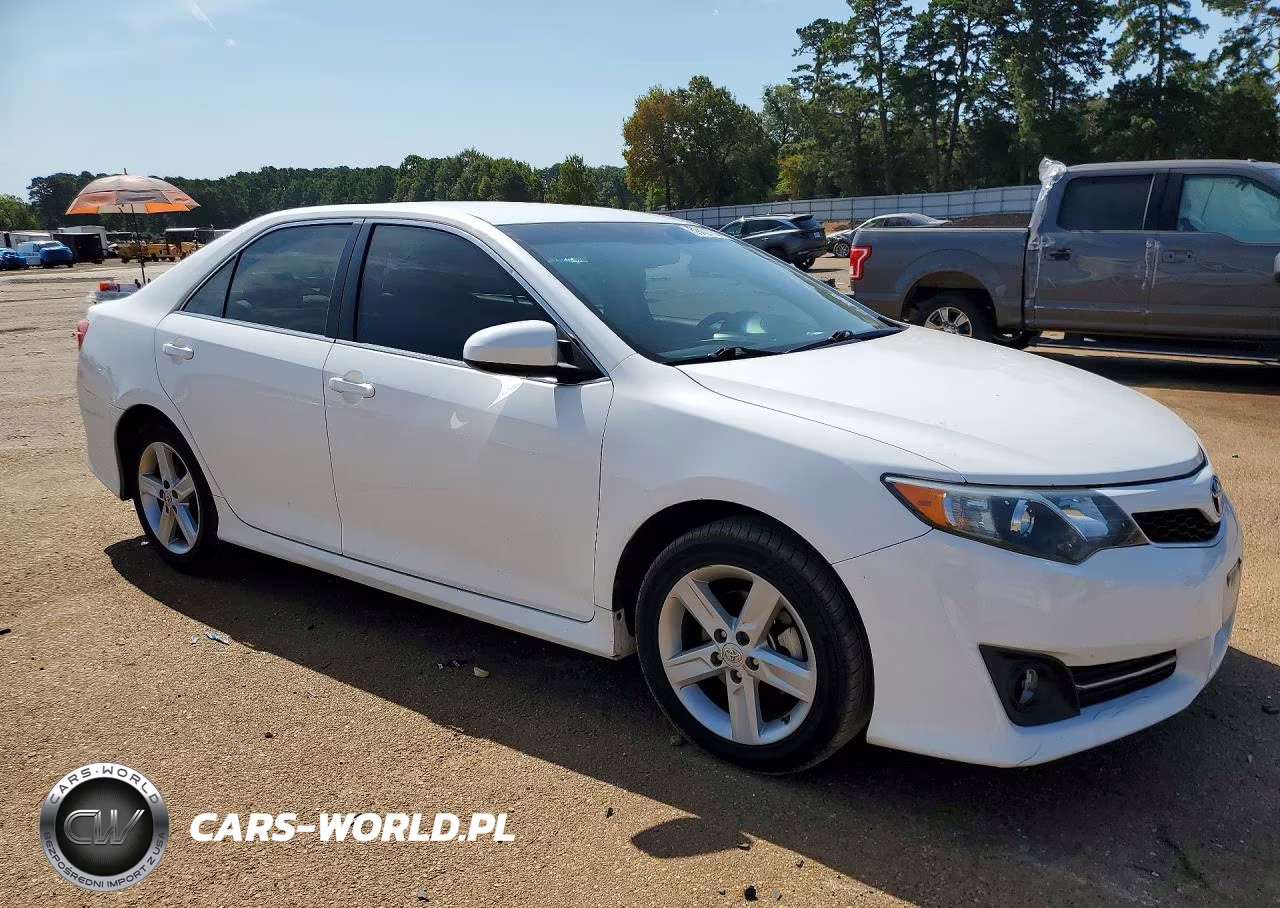 2013 Toyota Camry Se VIN:4T1BF1FKXDU667920 - 4