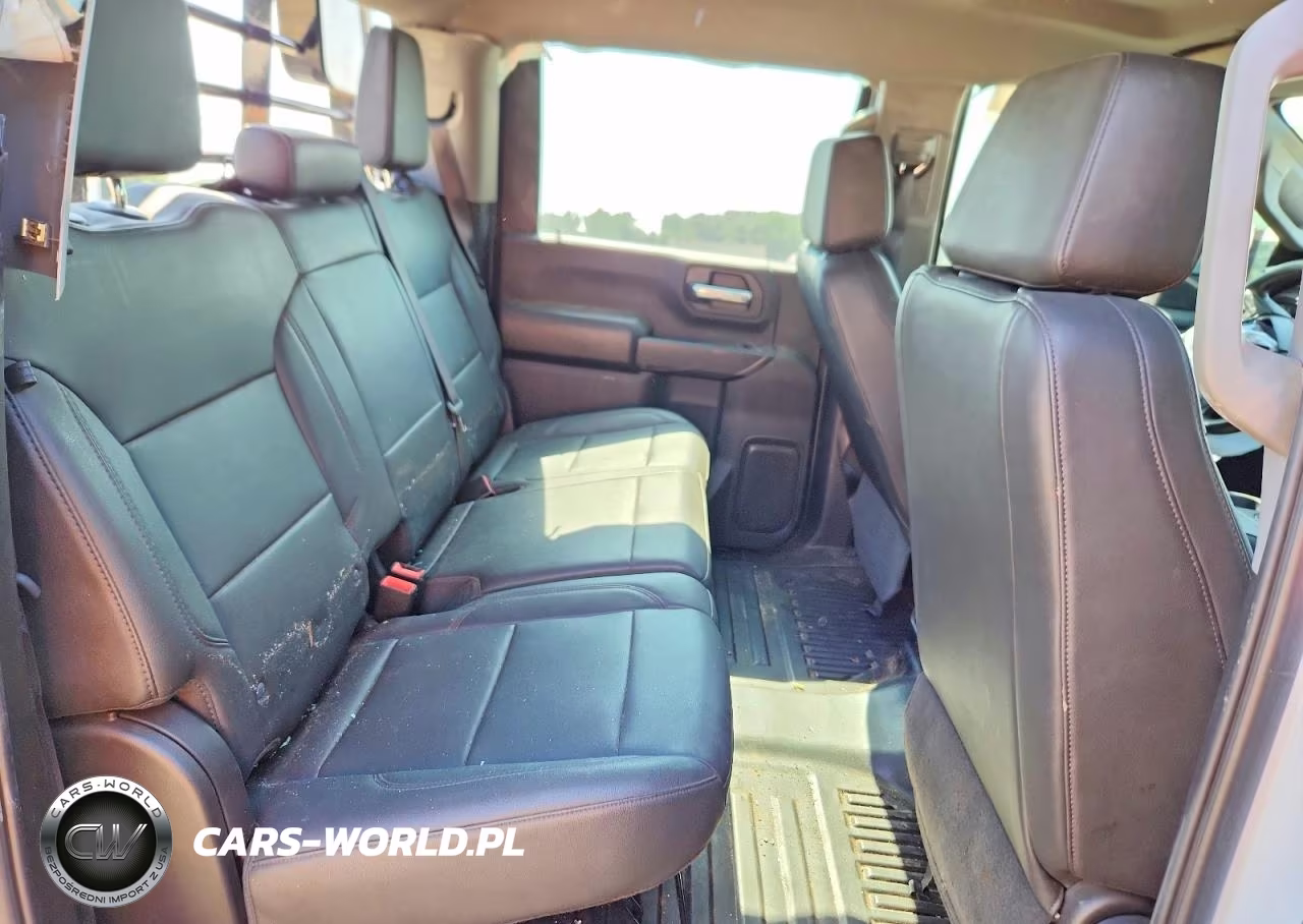 2024 Chevrolet Silverado K3500 VIN:1GB4YSE77RF225493 - 10