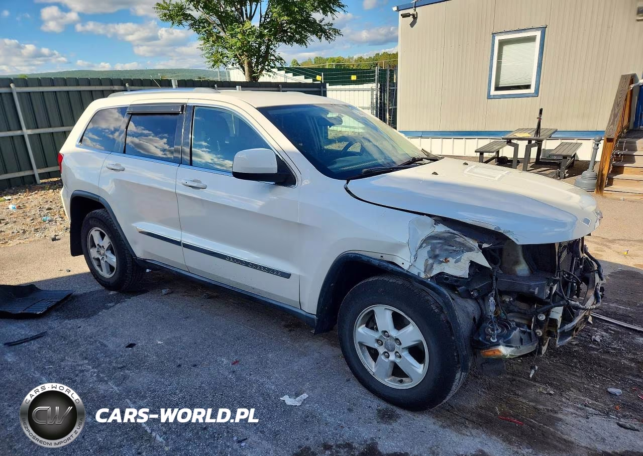2011 Jeep Grand Cherokee Laredo VIN:1J4RR4GG6BC555019 - 4