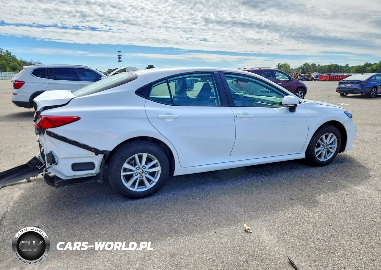 2025 Toyota Camry Le VIN:4T1DBADK2SU516834 - 3