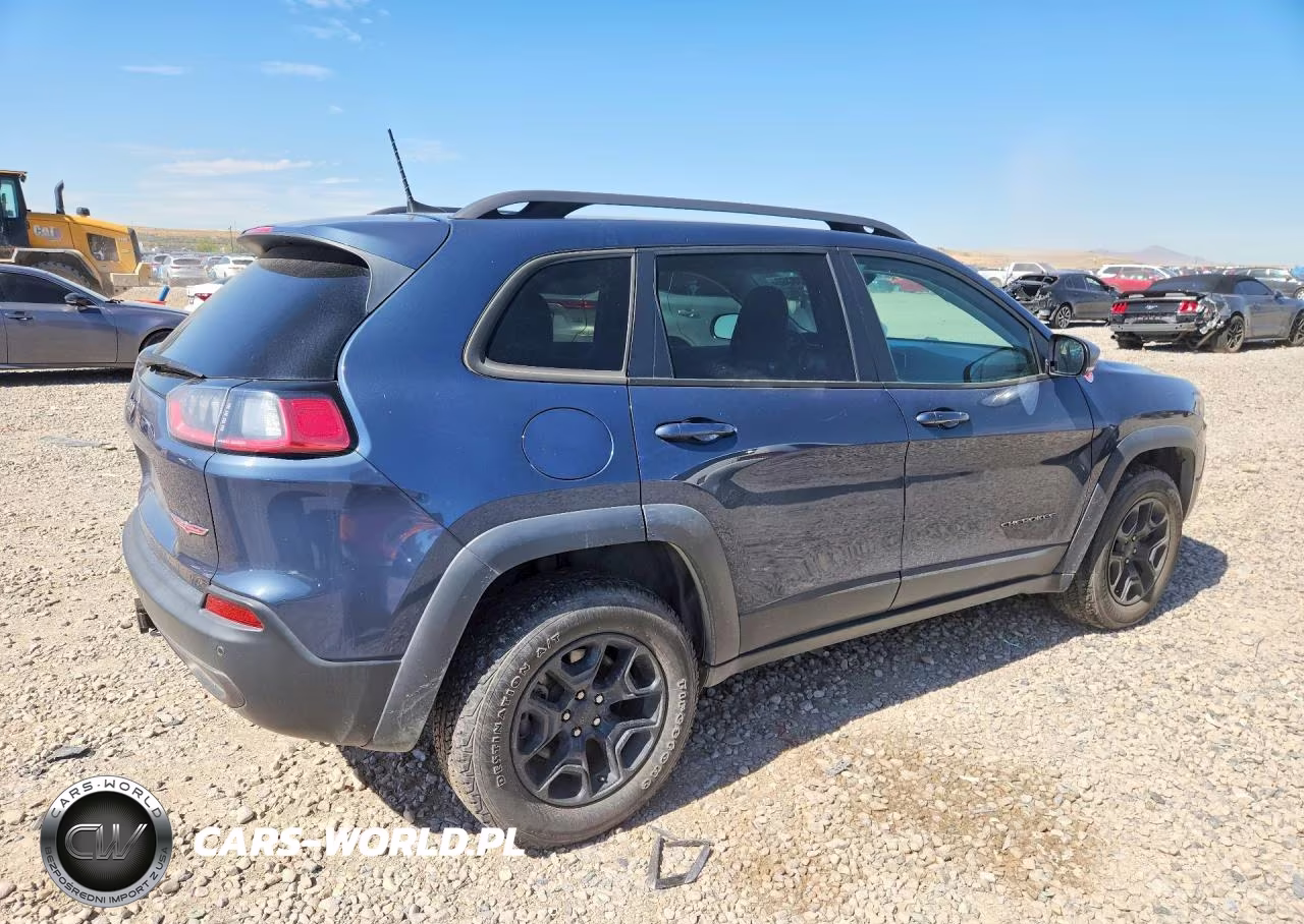 2019 Jeep Cherokee Trailhawk VIN:1C4PJMBNXKD363896 - 3