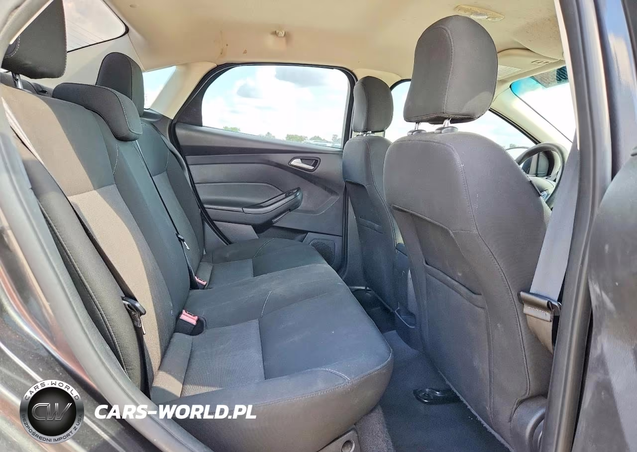 2015 Ford Focus Se VIN:1FADP3F2XFL203708 - 10