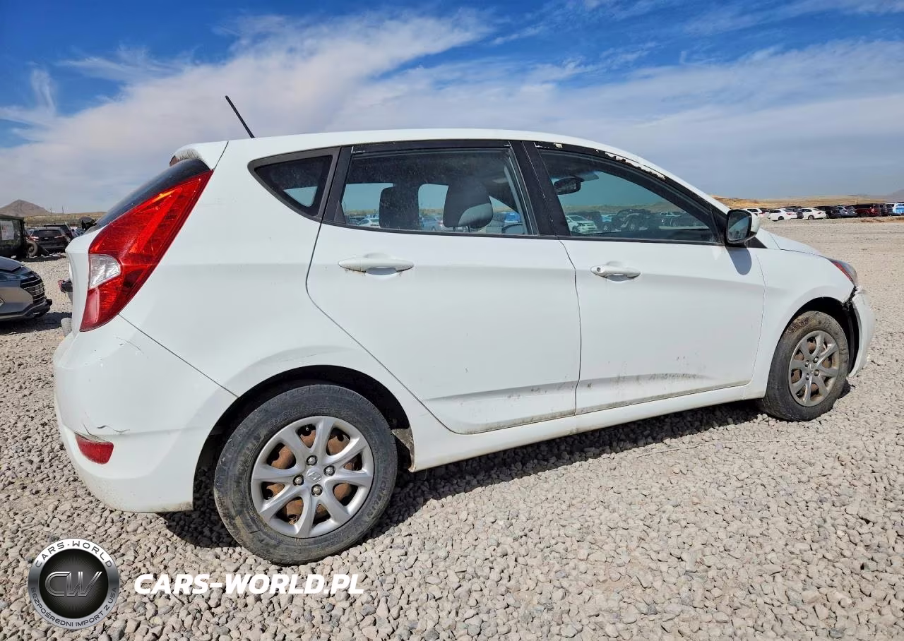 2013 Hyundai Accent Gs VIN:KMHCT5AE8DU107304 - 3