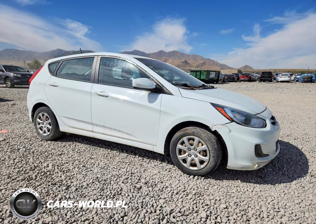 2013 Hyundai Accent Gs VIN:KMHCT5AE8DU107304 - 4
