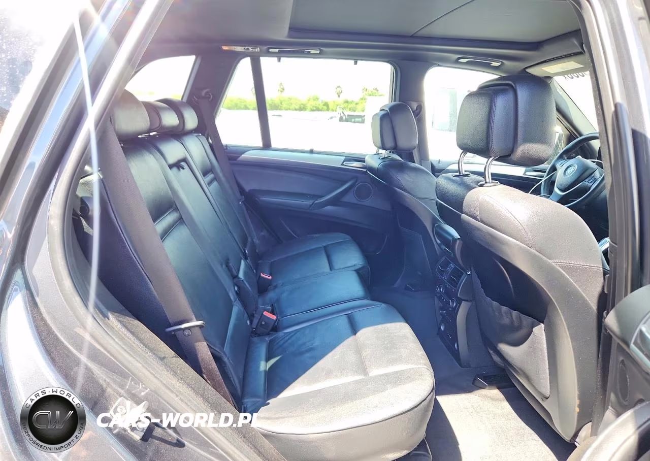 2012 BMW X5 xDrive50I VIN:5UXZV8C52CL425302 - 10