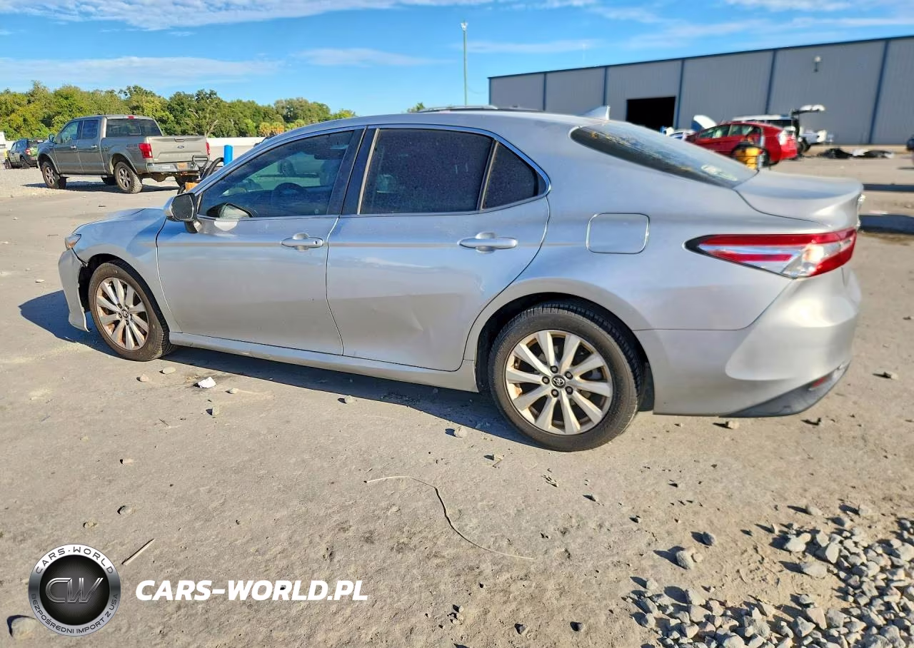 2020 Toyota Camry Le VIN:4T1C11AKXLU902664 - 2