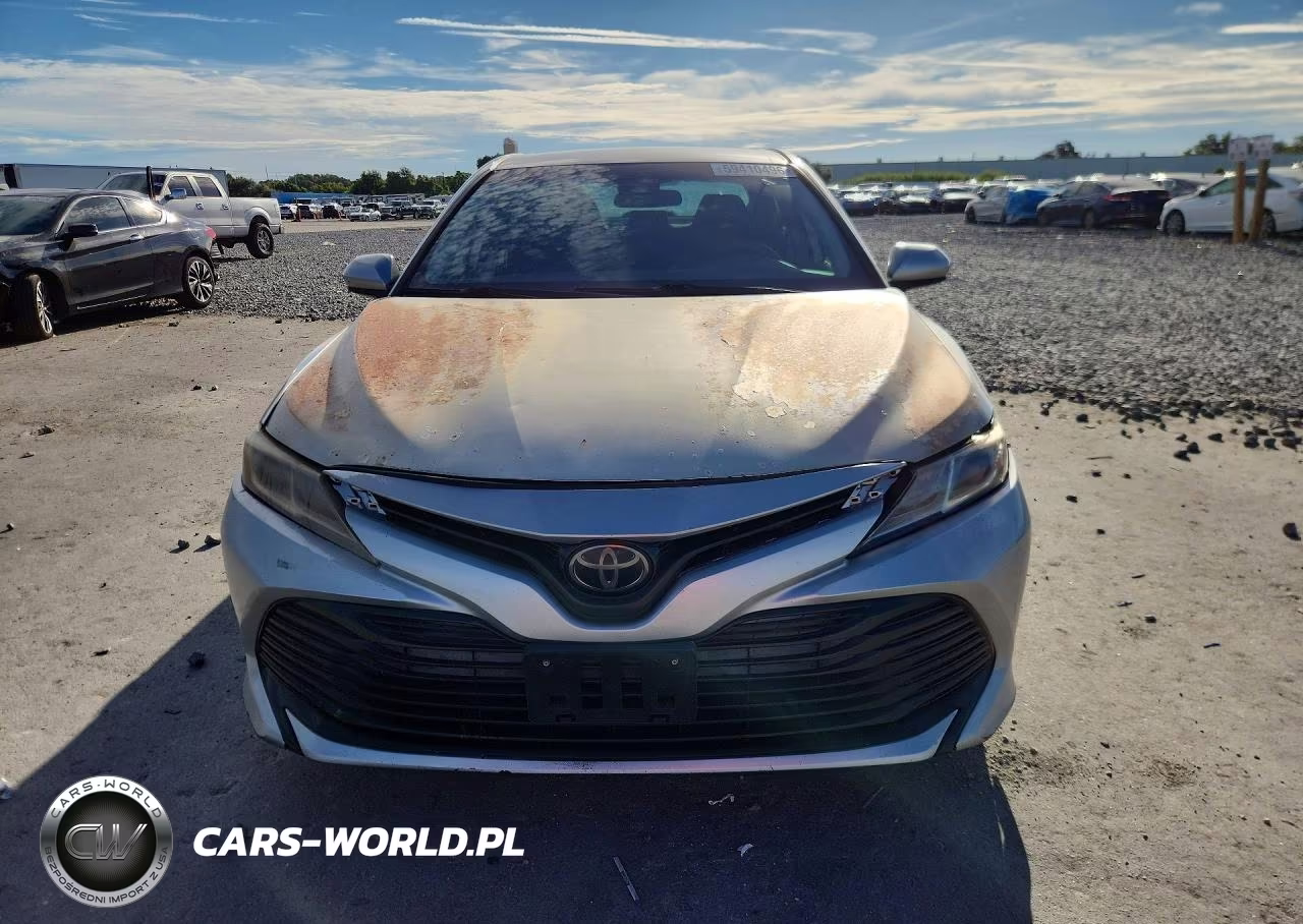 2020 Toyota Camry Le VIN:4T1C11AKXLU902664 - 5