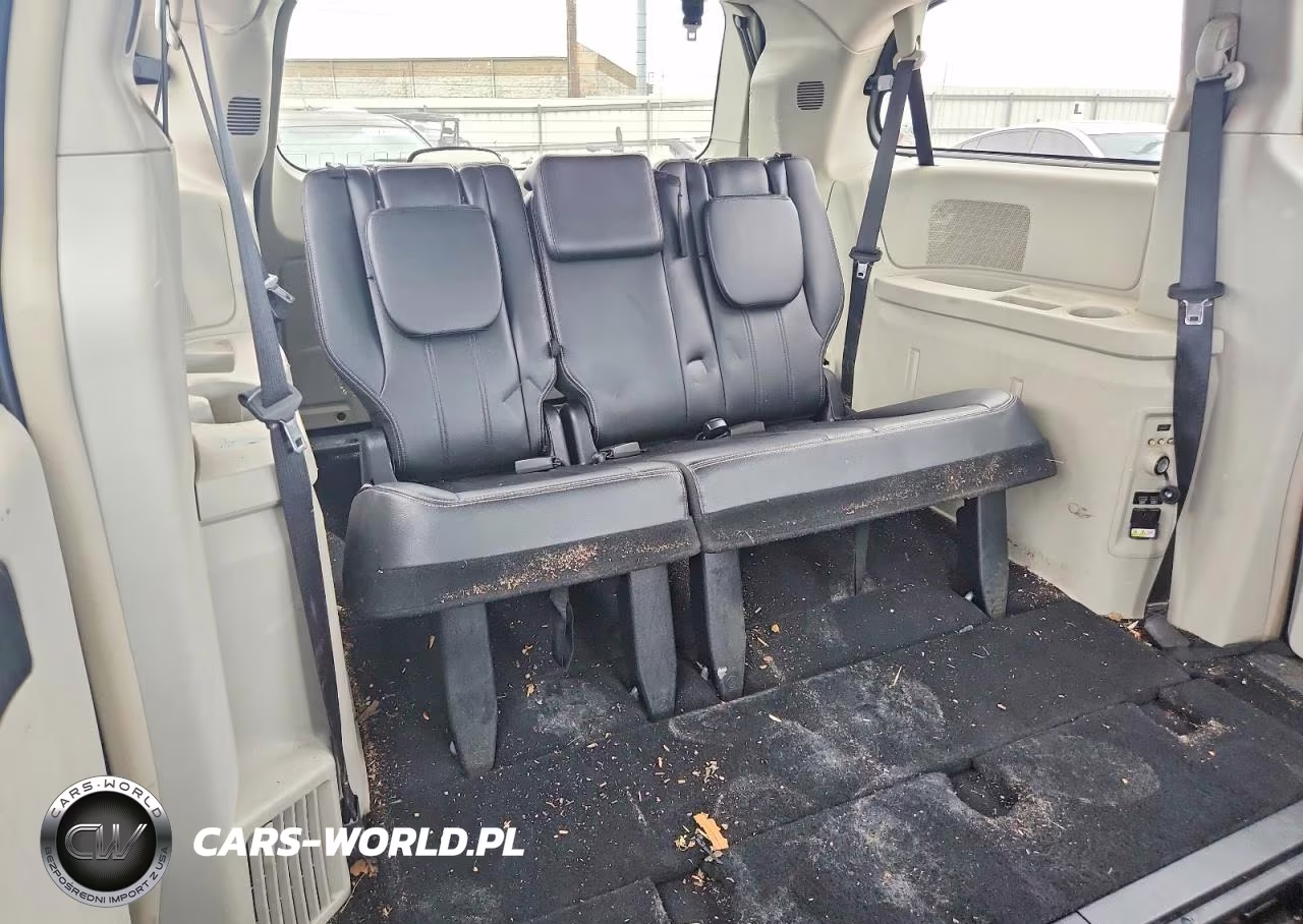 2014 Chrysler Town & Country Touring VIN:2C4RC1BG1ER215544 - 11