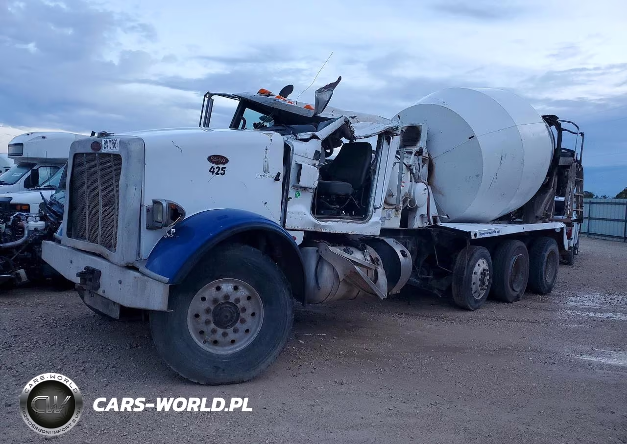 2015 Peterbilt 365 Ready Mix Truck – zdjęcie 1 z 13