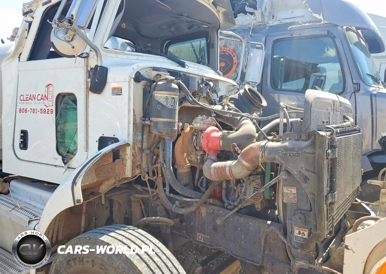 2018 Peterbilt 337 VIN:2NP2HJ6X6JM415056 - 10