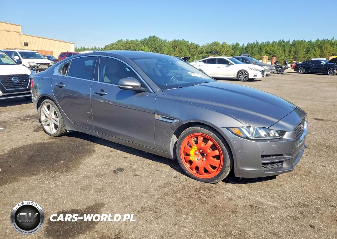 2017 Jaguar Xe Prestige VIN:SAJAE4BVXHA953361 - 4