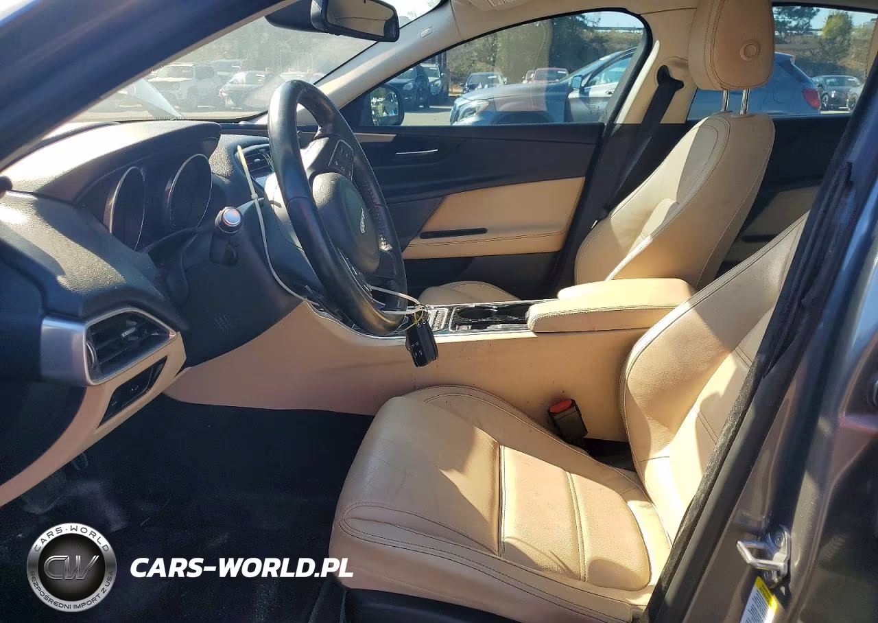 2017 Jaguar Xe Prestige VIN:SAJAE4BVXHA953361 - 7