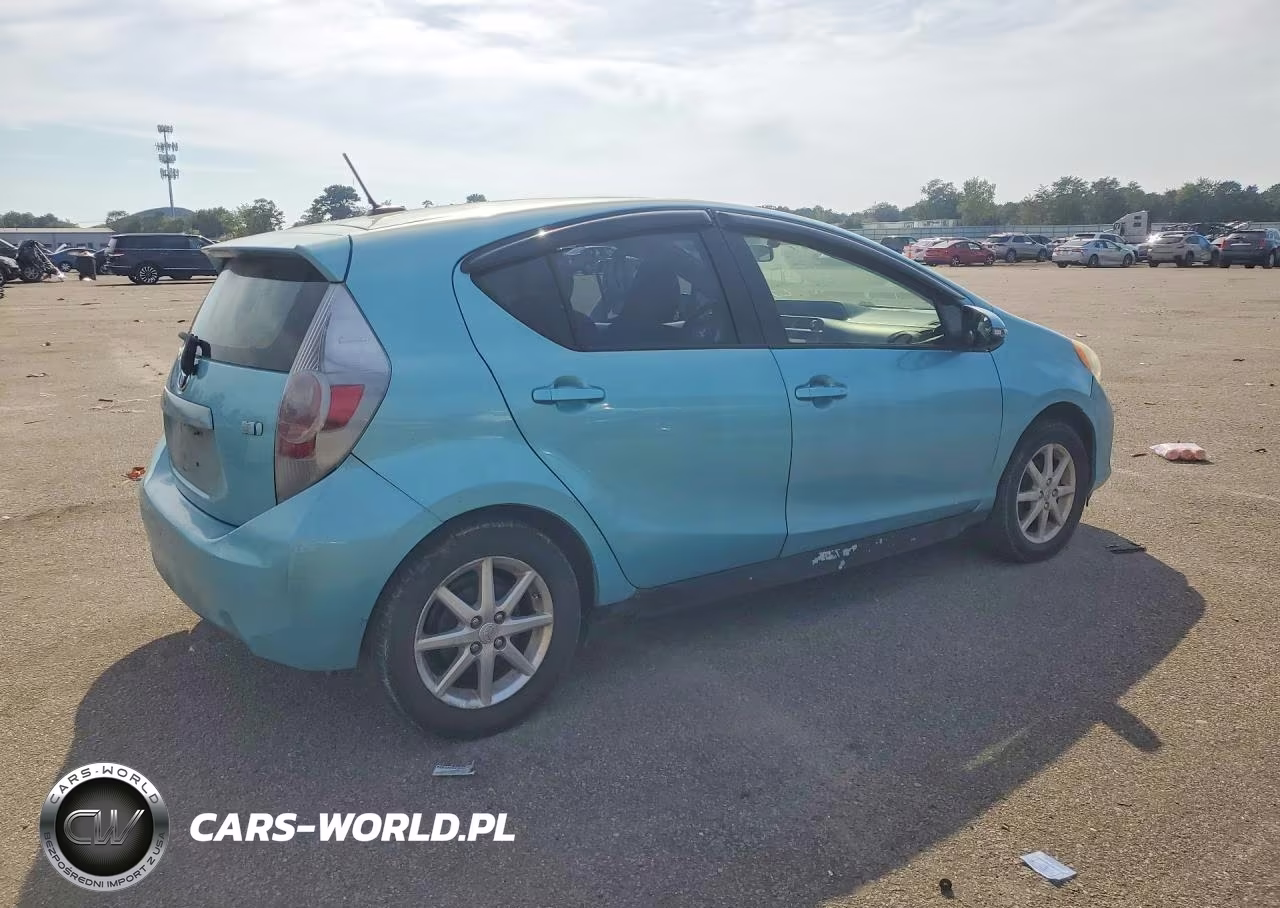 2012 Toyota Prius C Four VIN:JTDKDTB38C1028228 - 3