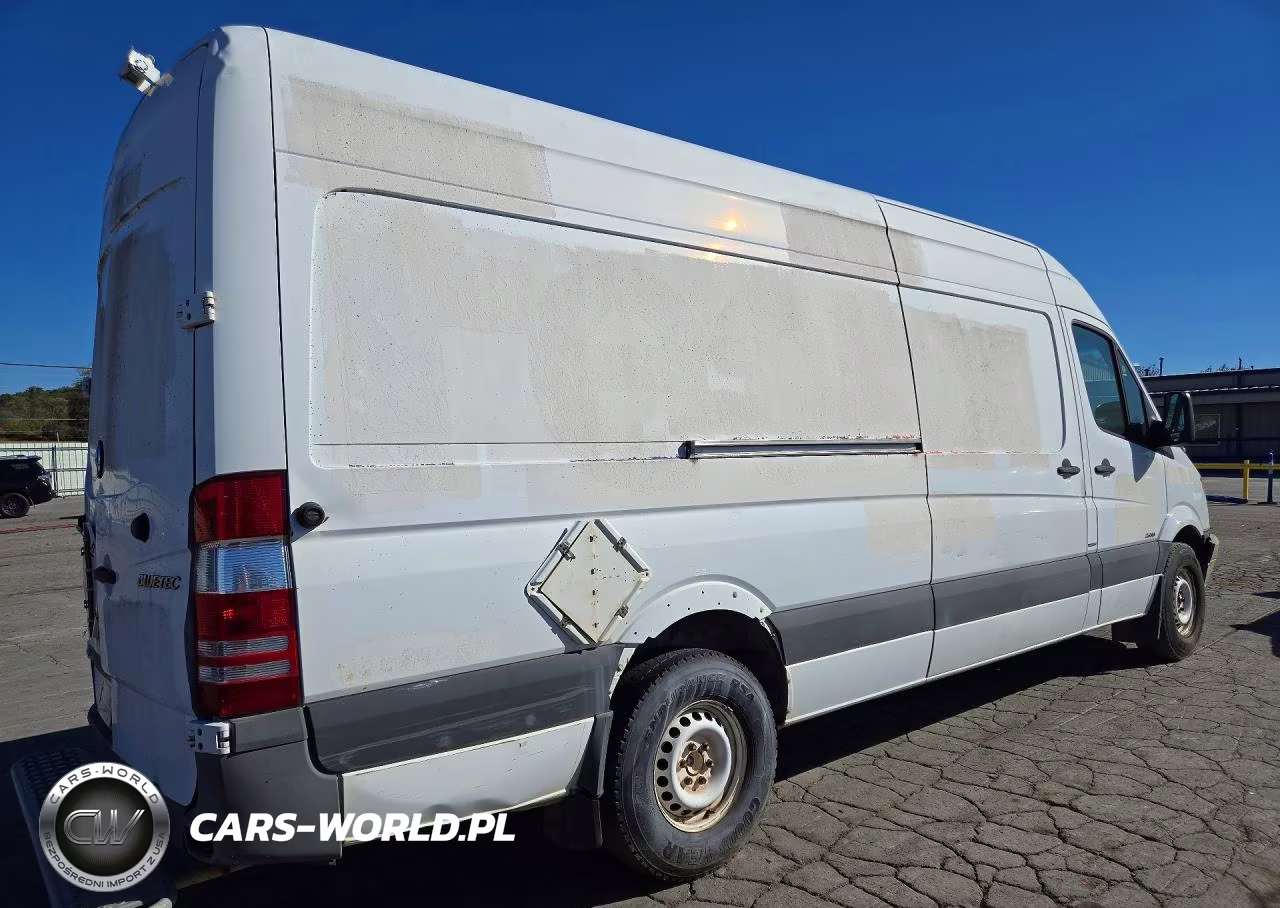 2011 Mercedes-Benz Sprinter 2500 Delivery Van VIN:WD3PE8CB5B5601884 - 3
