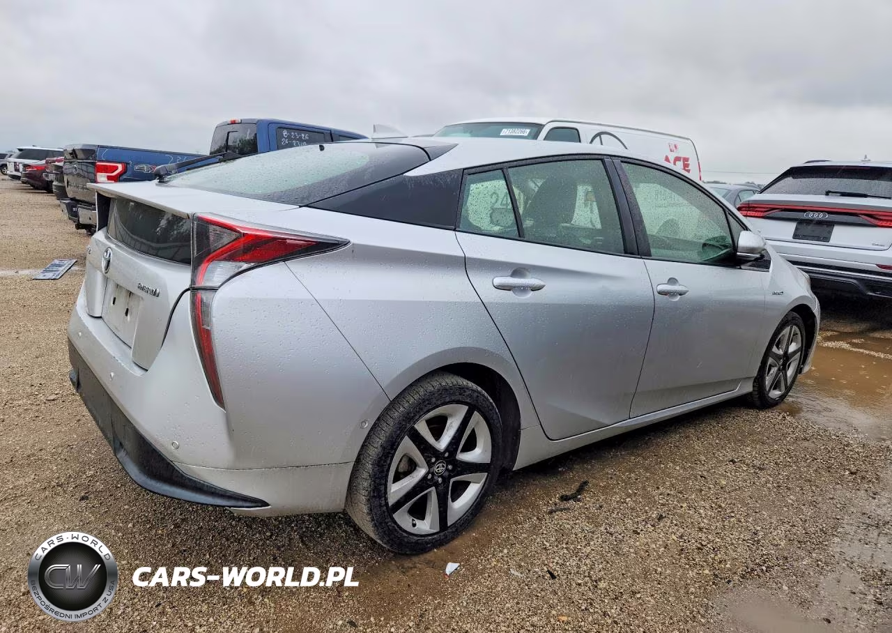 2018 Toyota Prius Three Touring VIN:JTDKARFU7J3551451 - 3