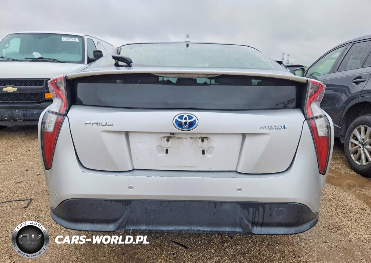 2018 Toyota Prius Three Touring VIN:JTDKARFU7J3551451 - 6