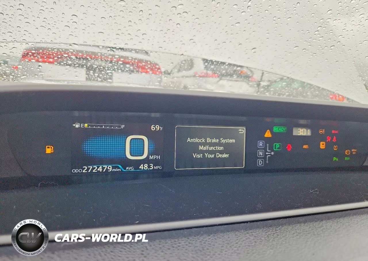 2018 Toyota Prius Three Touring VIN:JTDKARFU7J3551451 - 9