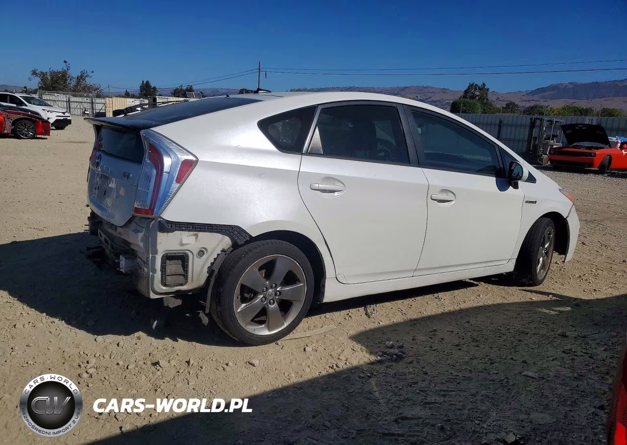2013 Toyota Prius Persona Series Se VIN:JTDKN3DU7D1650081 - 3