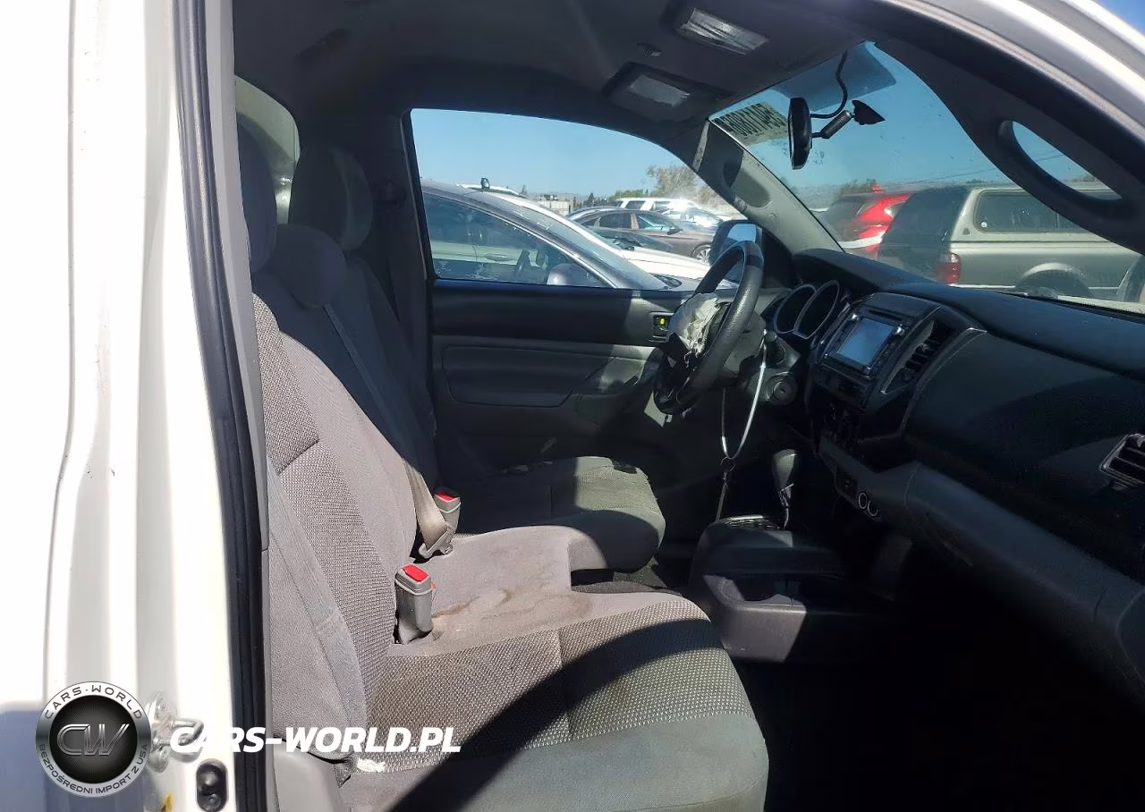 2014 Toyota Tacoma VIN:5TFNX4CN2EX034181 - 10