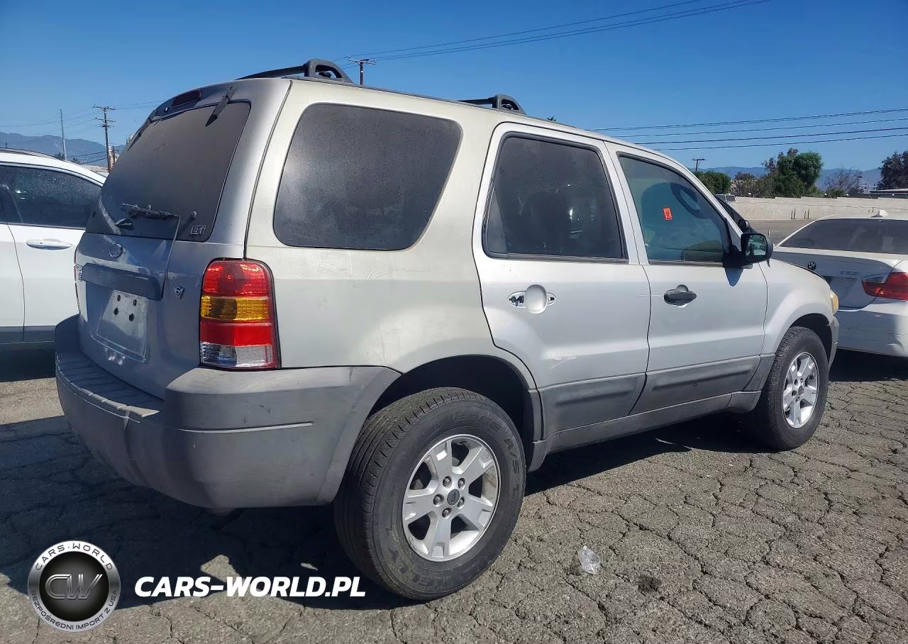 2005 Ford Escape Xlt VIN:1FMYU03155KC92845 - 3