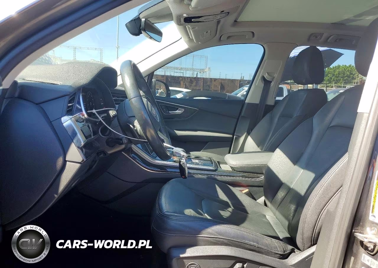 2020 Audi Q7 Premium Plus VIN:WA1LXAF79LD002467 - 7