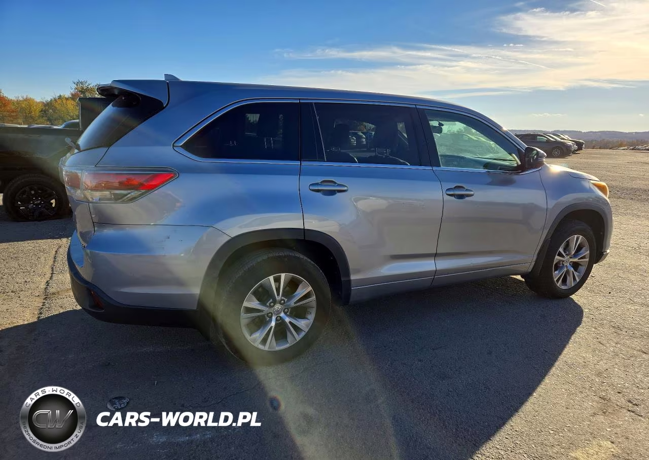 2015 Toyota Highlander Le Plus VIN:5TDBKRFH1FS131139 - 3