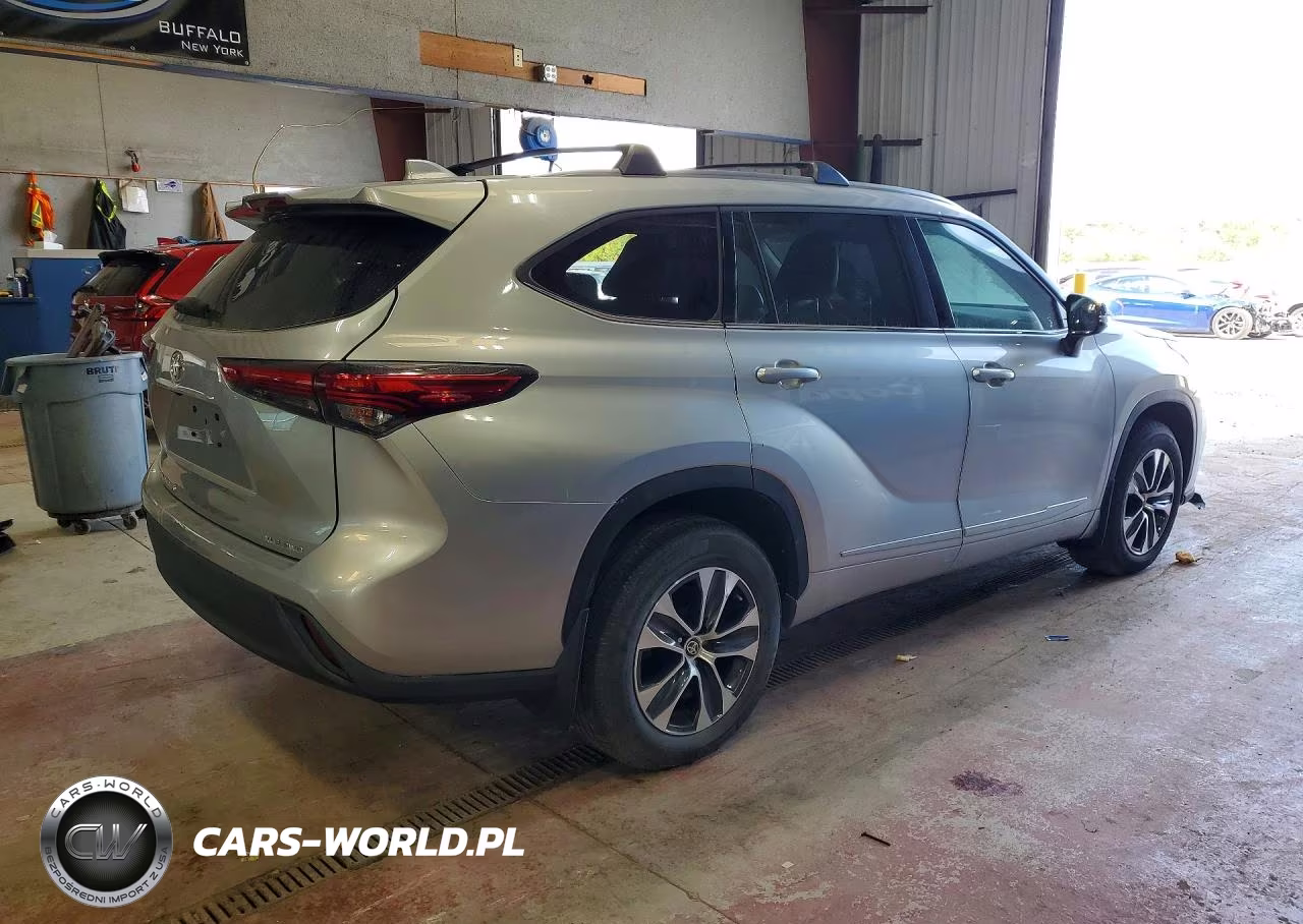 2021 Toyota Highlander Xle VIN:5TDGZRBH3MS069554 - 3