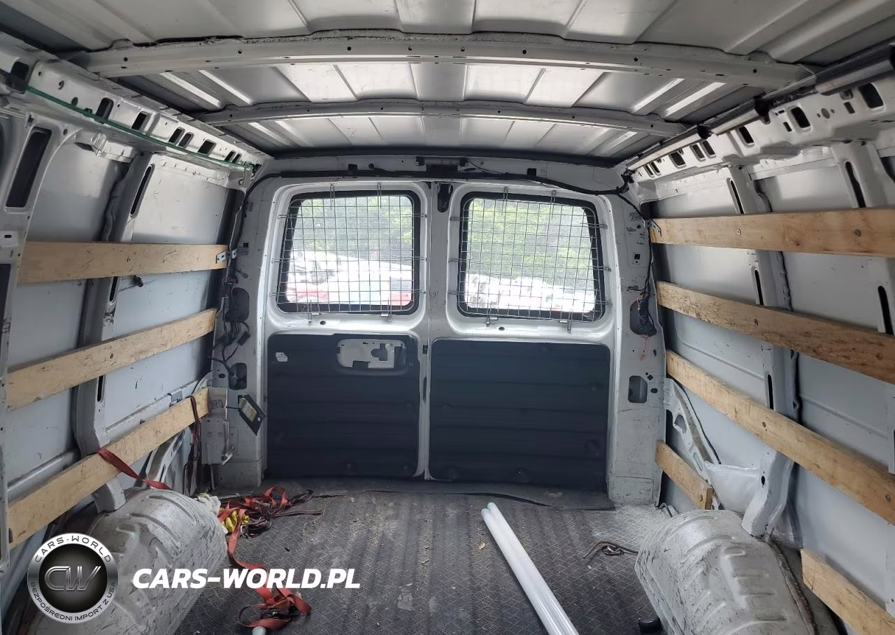 2019 GMC Savana G2500 VIN:1GTW7AFG4K1367092 - 10