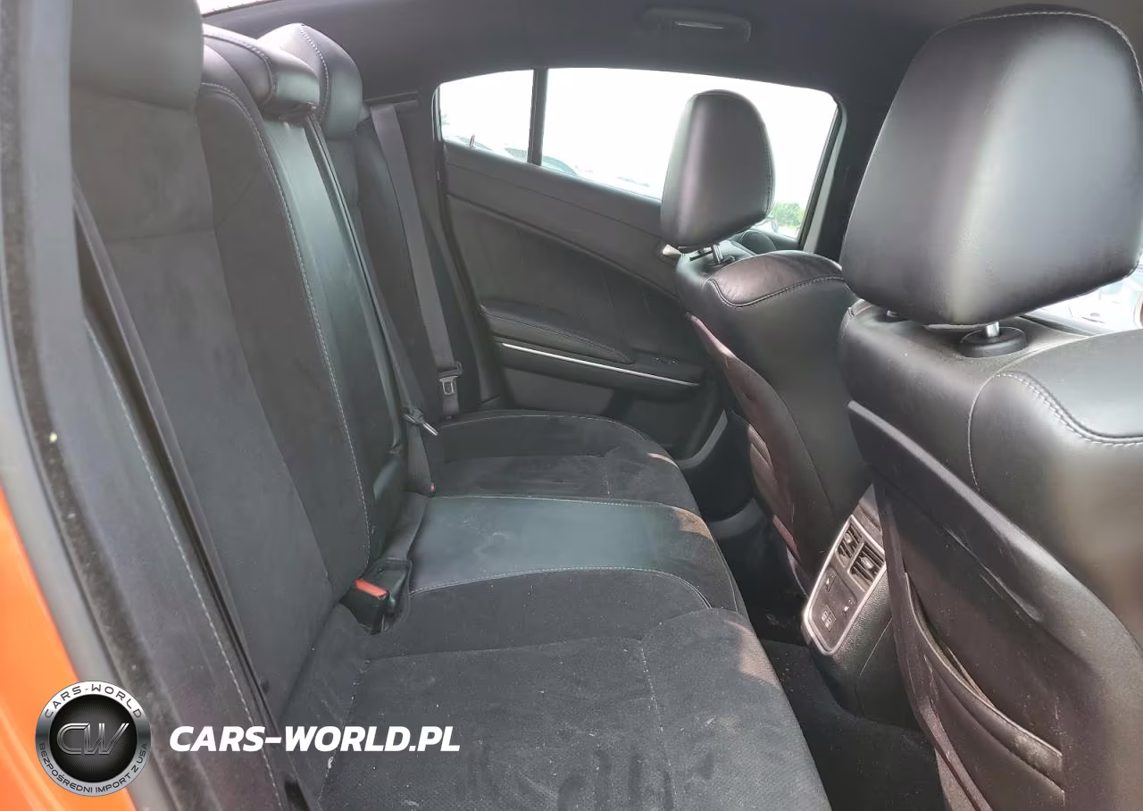 2019 Dodge Charger Scat Pack VIN:2C3CDXGJ2KH661900 - 10