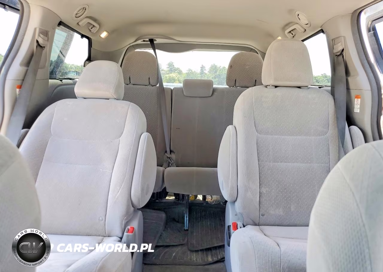 2017 Toyota Sienna Le VIN:5TDJZ3DC9HS177686 - 10