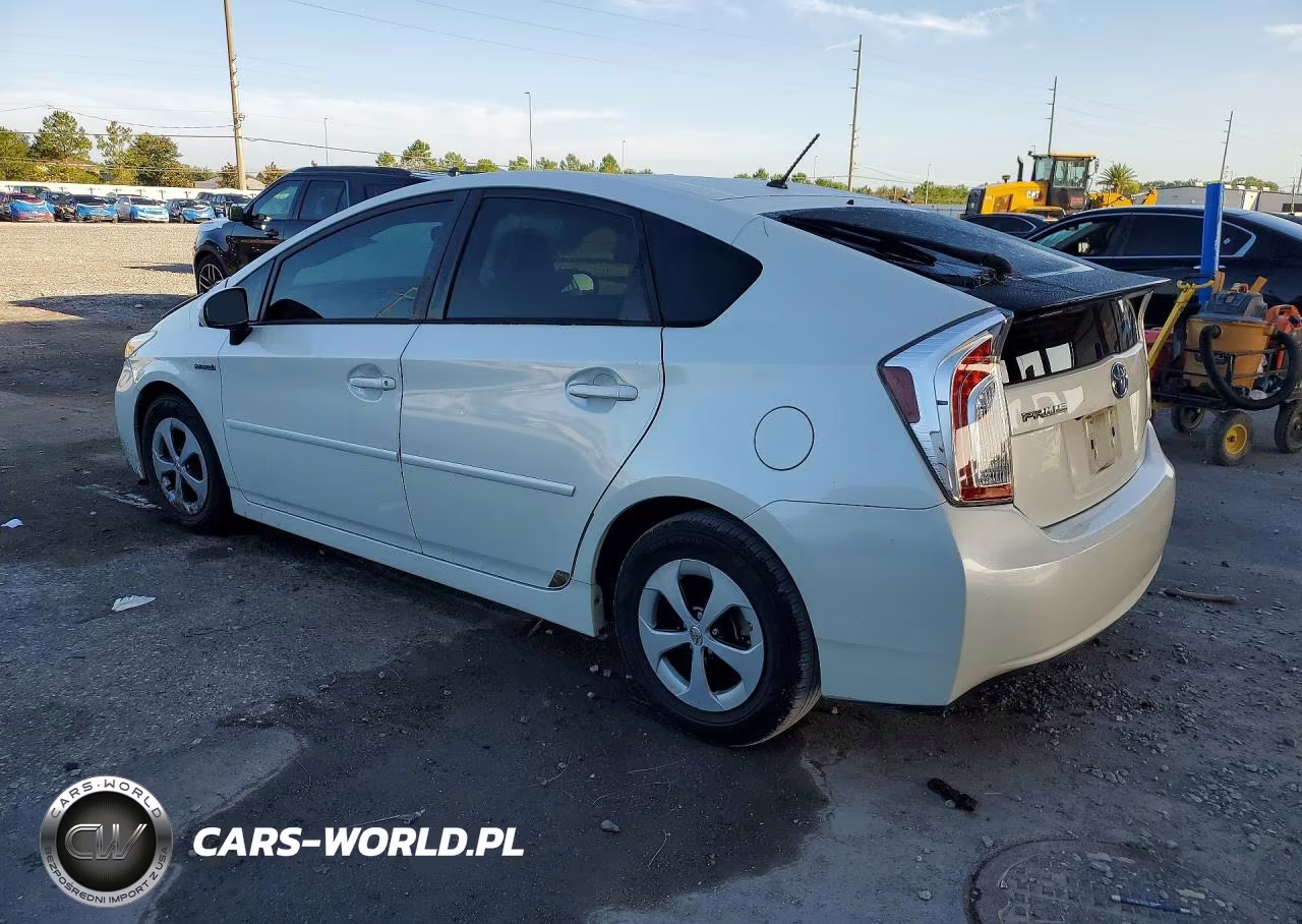 2015 Toyota Prius Two VIN:JTDKN3DU7F1976899 - 2