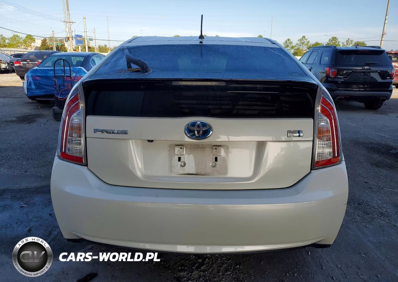 2015 Toyota Prius Two VIN:JTDKN3DU7F1976899 - 6