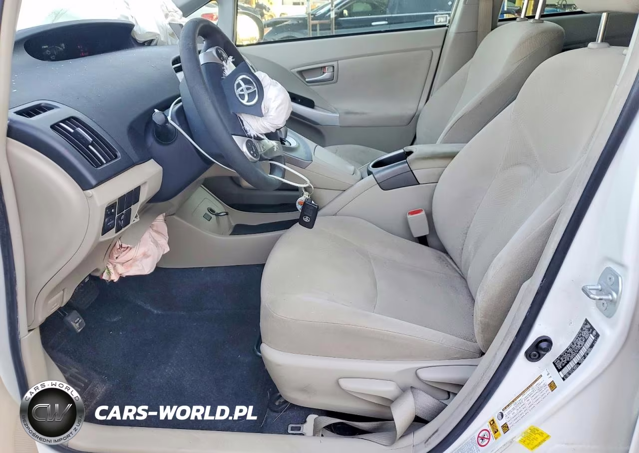 2015 Toyota Prius Two VIN:JTDKN3DU7F1976899 - 7