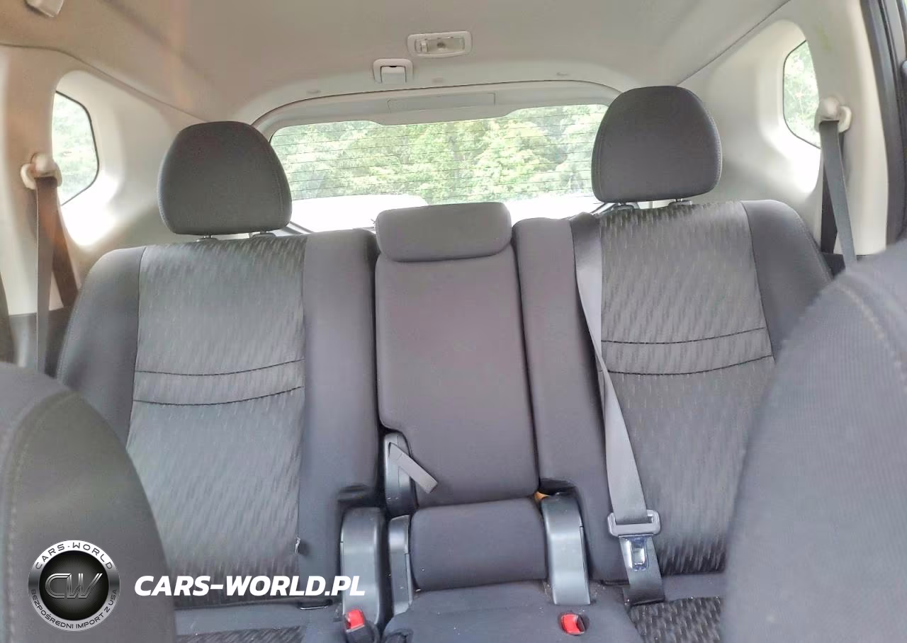 2019 Nissan Rogue S VIN:5N1AT2MT9KC808176 - 10