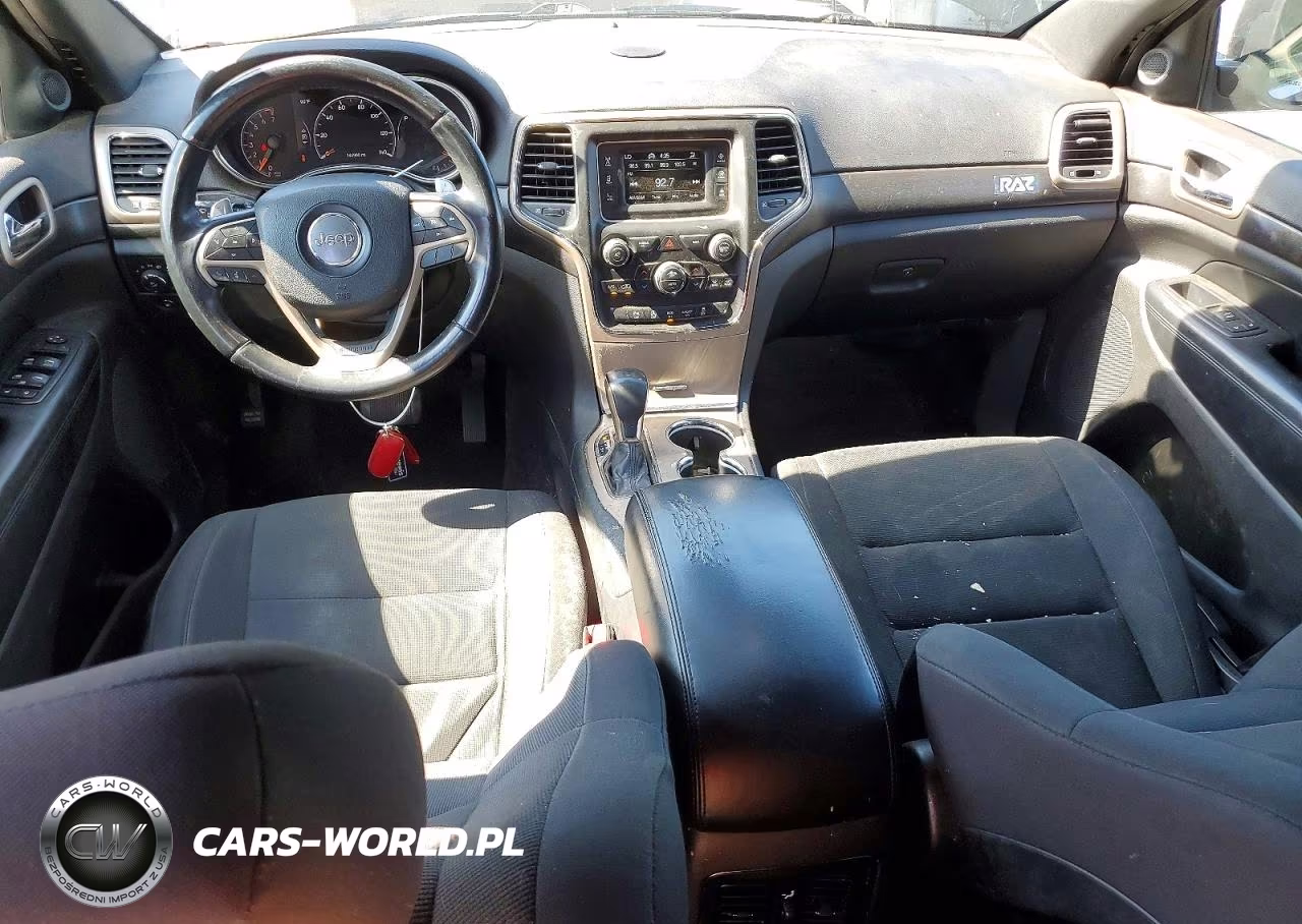 2017 Jeep Grand Cherokee Laredo VIN:1C4RJEAG7HC877365 - 8