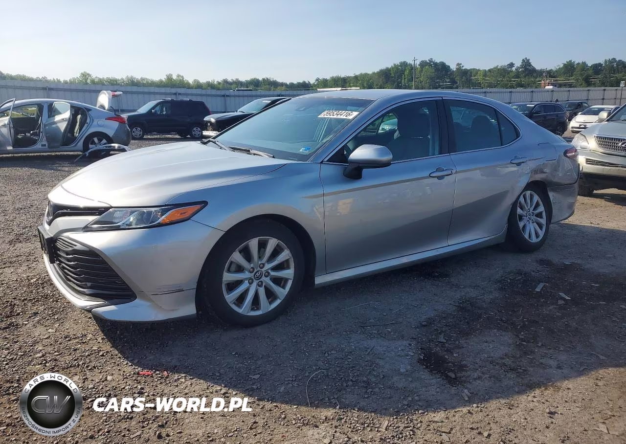 2018 Toyota Camry Le – zdjęcie 1 z 12
