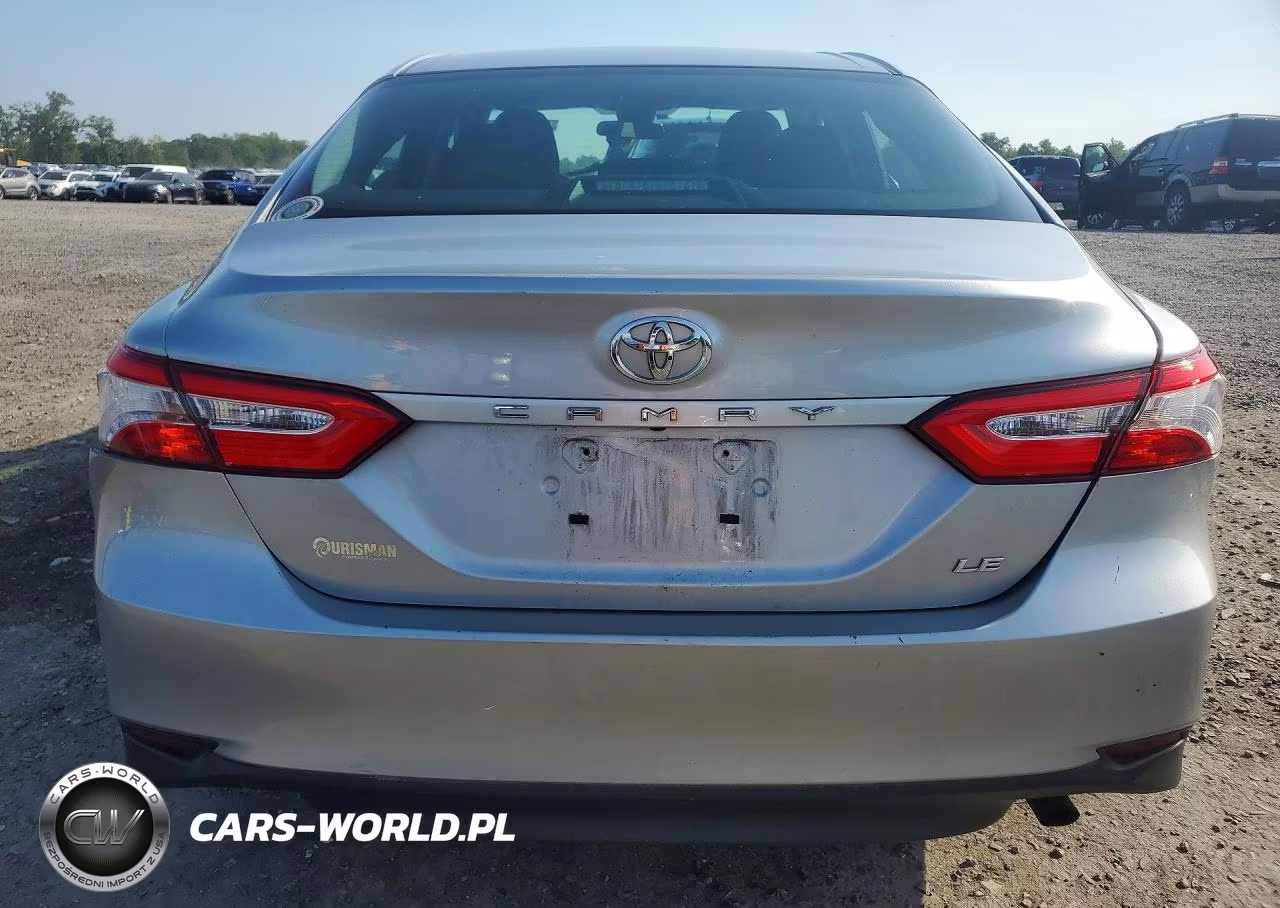 2018 Toyota Camry Le VIN:4T1B11HK3JU124674 - 6