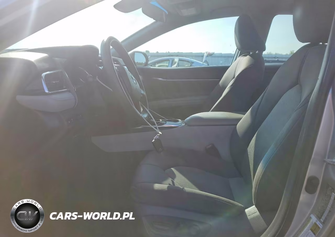 2018 Toyota Camry Le VIN:4T1B11HK3JU124674 - 7