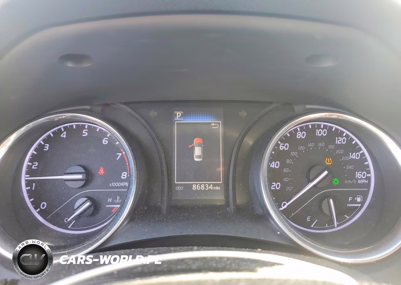 2018 Toyota Camry Le VIN:4T1B11HK3JU124674 - 9