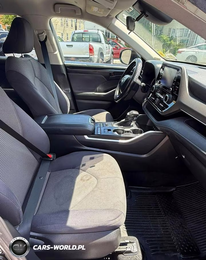 2020 Toyota Highlander Le VIN:5TDBZRBH4LS511640 - 8