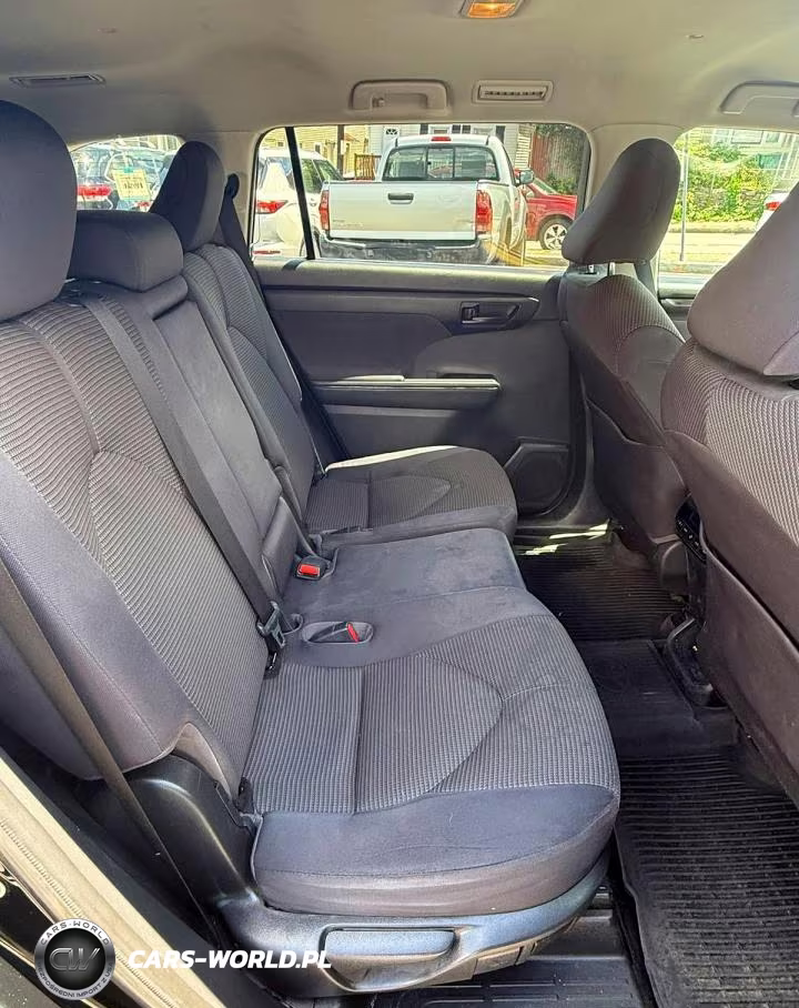 2020 Toyota Highlander Le VIN:5TDBZRBH4LS511640 - 9