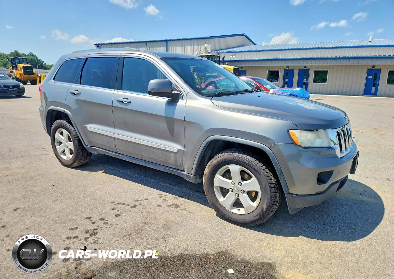 2012 Jeep Grand Cherokee Laredo VIN:1C4RJFAGXCC150526 - 4