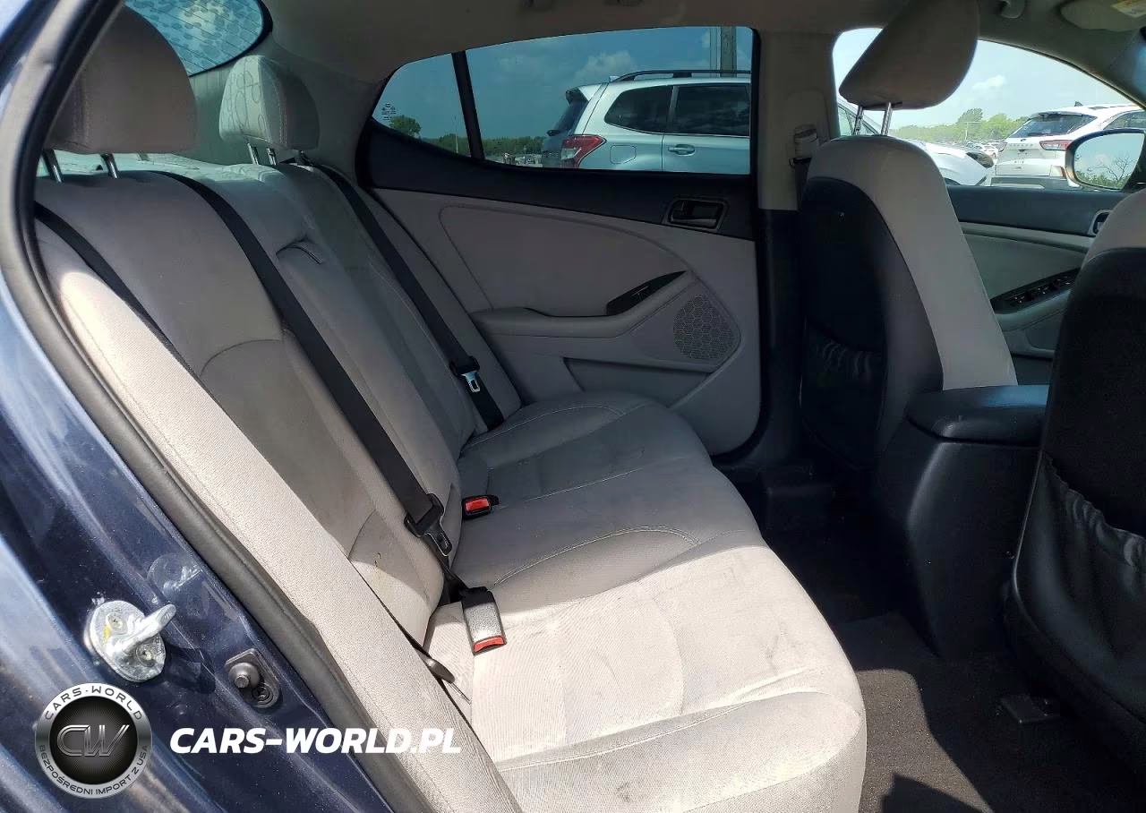 2015 Kia Optima Lx VIN:5XXGM4A79FG470590 - 10