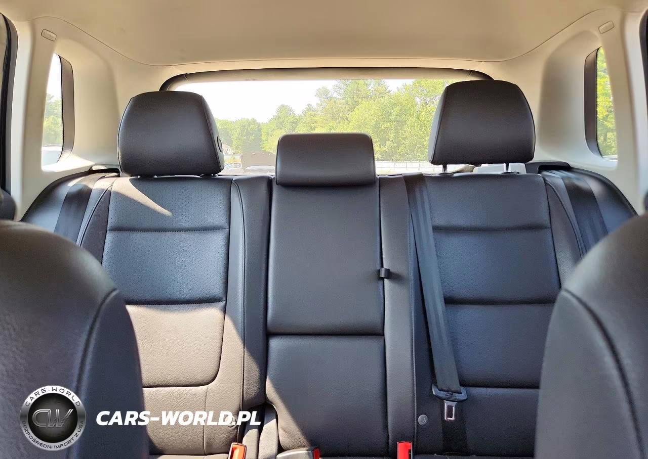 2017 Volkswagen Tiguan S VIN:WVGBV7AX6HK021803 - 10