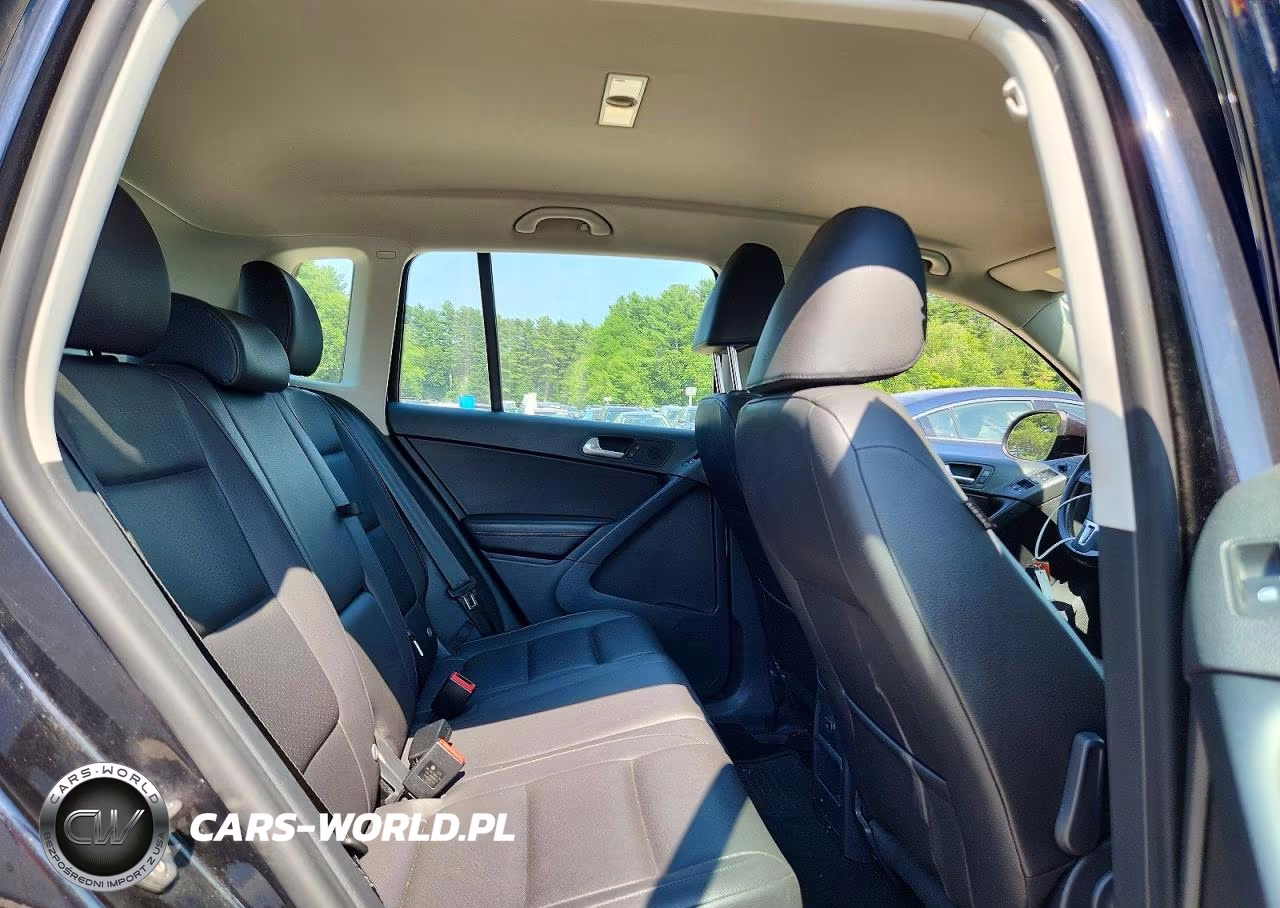 2017 Volkswagen Tiguan S VIN:WVGBV7AX6HK021803 - 11