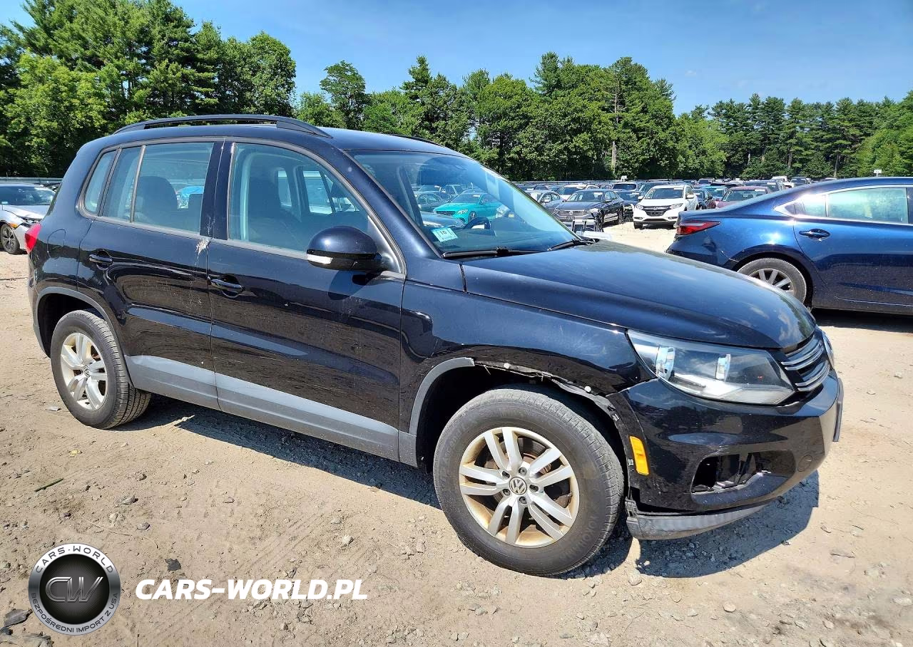 2017 Volkswagen Tiguan S VIN:WVGBV7AX6HK021803 - 4