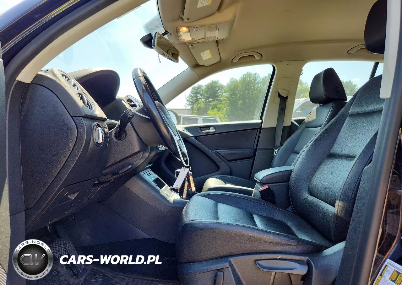 2017 Volkswagen Tiguan S VIN:WVGBV7AX6HK021803 - 7