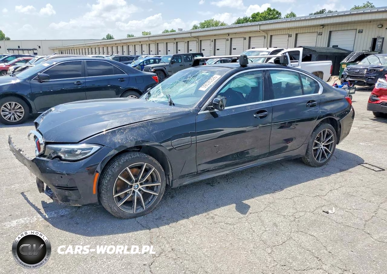 2021 BMW 330Xe