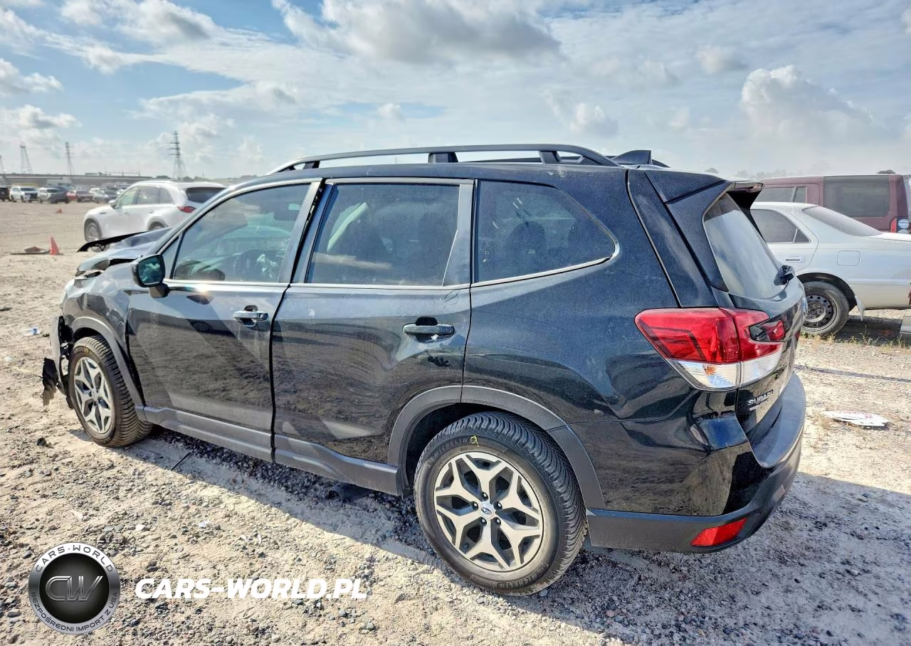 2022 Subaru Forester Premium VIN:JF2SKADC1NH433060 - 2