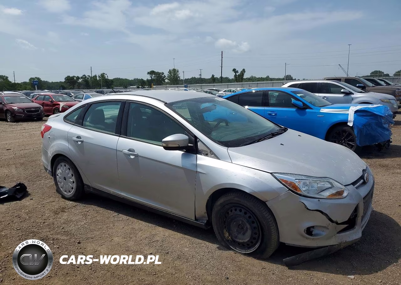 2014 Ford Focus Se VIN:1FADP3F25EL393870 - 4